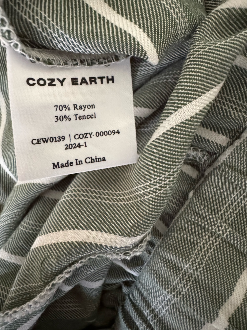 Cozy Earth Striped Green Pajama Set Size Small - Picture 7 of 13